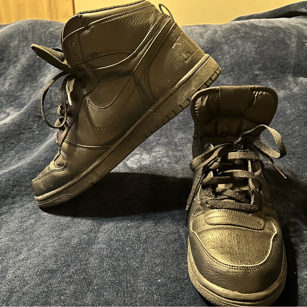Men’s black Nike high tops size 11.5